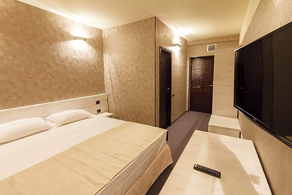 YMY HOTELS Târgu Jiu