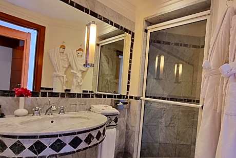 Deluxe Double Room with Extra Bed Sea View