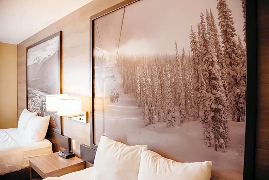 Super 8 by Wyndham Revelstoke BC