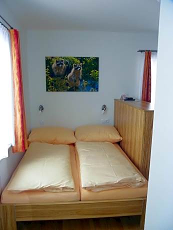 Deluxe Studio (2 adults)
