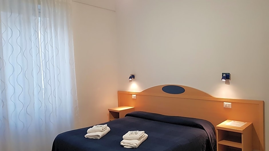 Photo 1 of 2 of Triple Room