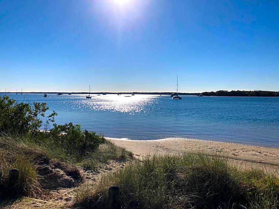 Pelican Cove Waterfront Apartment