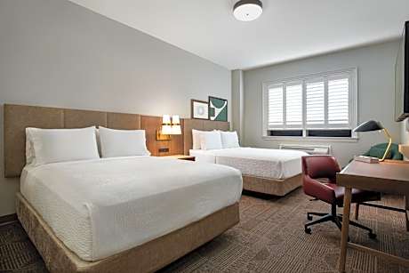 Queen Room with Accessible Roll In Shower - Non-Smoking