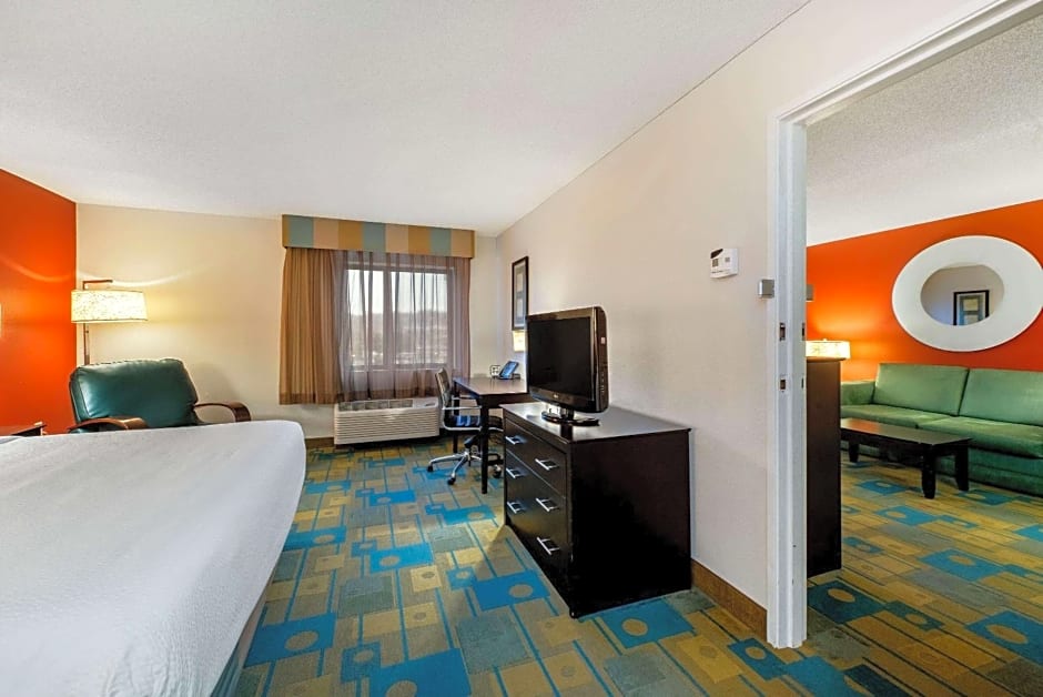 La Quinta Inn & Suites by Wyndham Mansfield, Oh