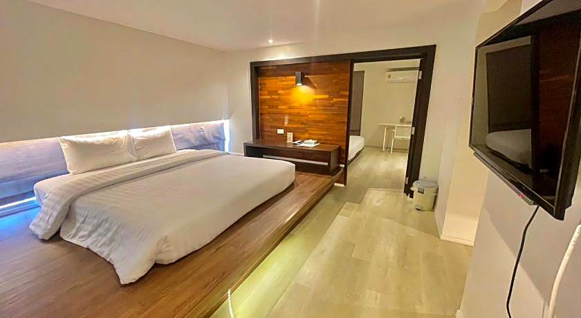 S2 Hotel