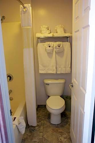 Gateway Inn And Suites