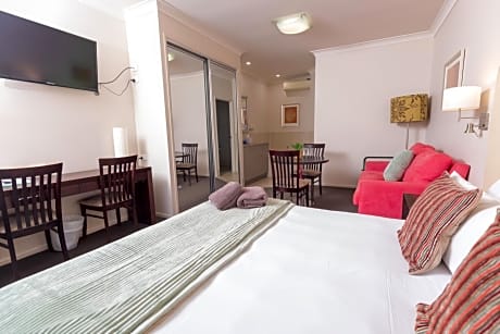 King Room with Spa Bath