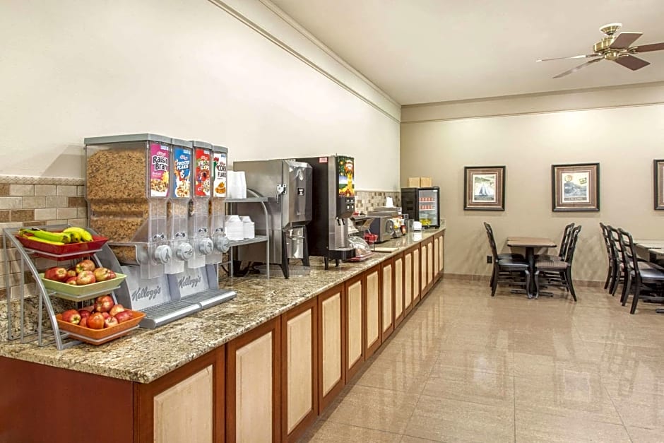 Hawthorn Suites Bloomington