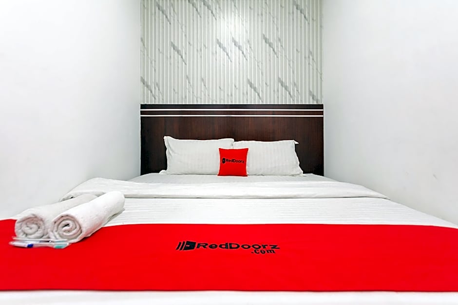 RedDoorz @ Best Hotel Jalan Dr. Sutomo Siantar