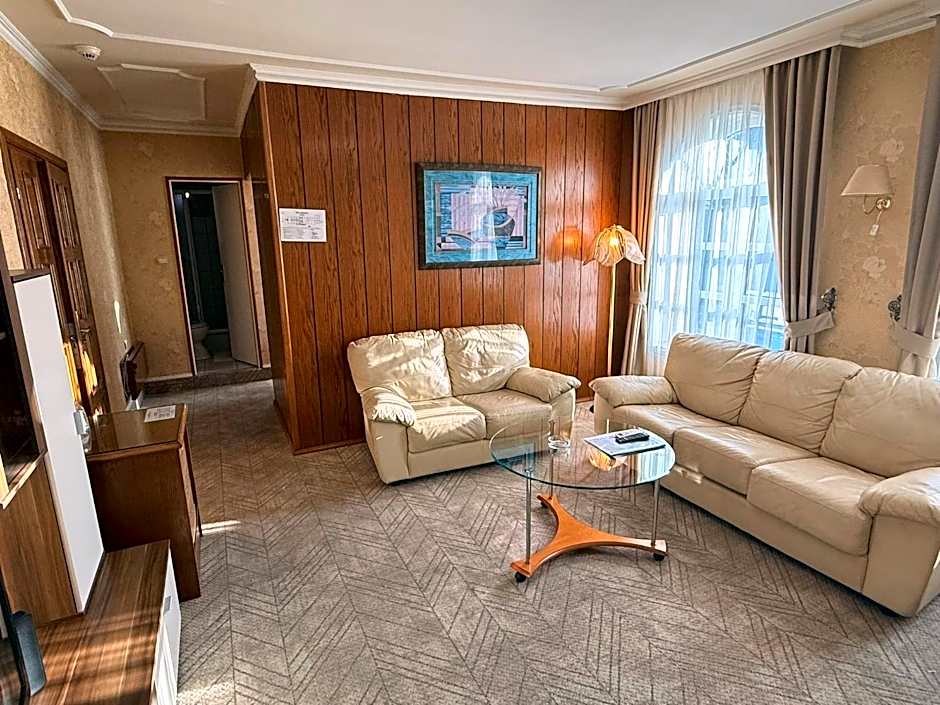 Garni Hotel Lav