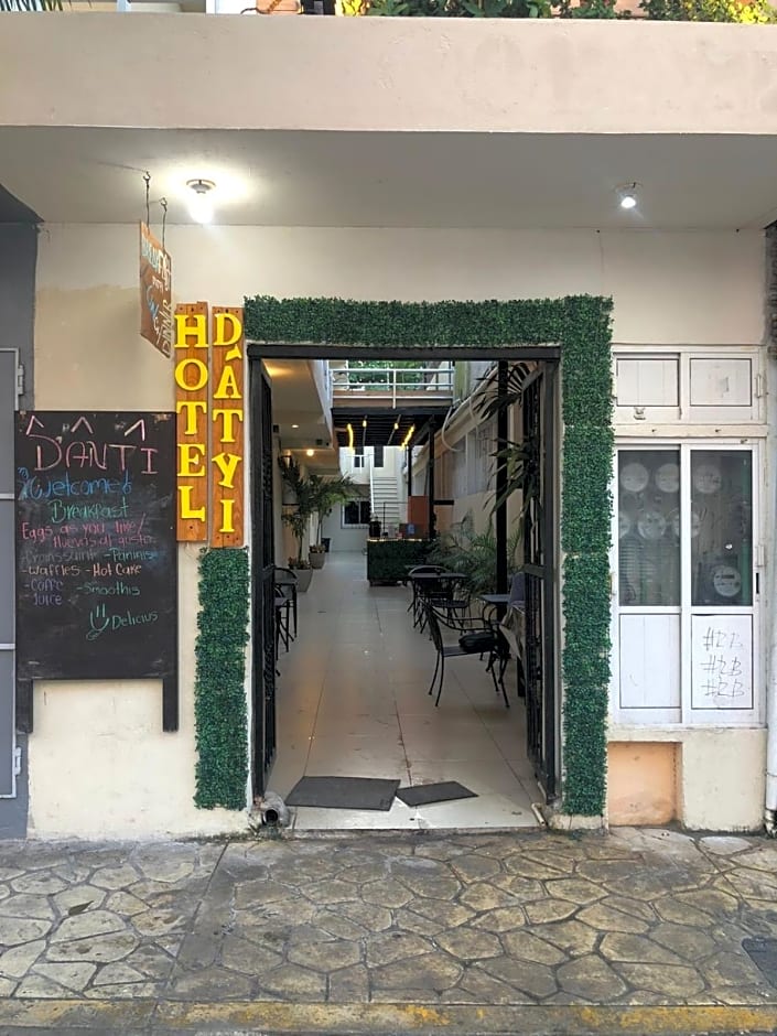 Hotel D´ATYI 10 Avenue