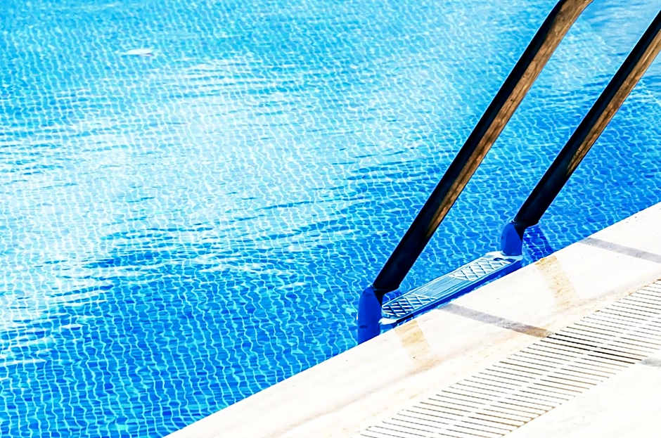 4reasons hotel + bistro | 12+