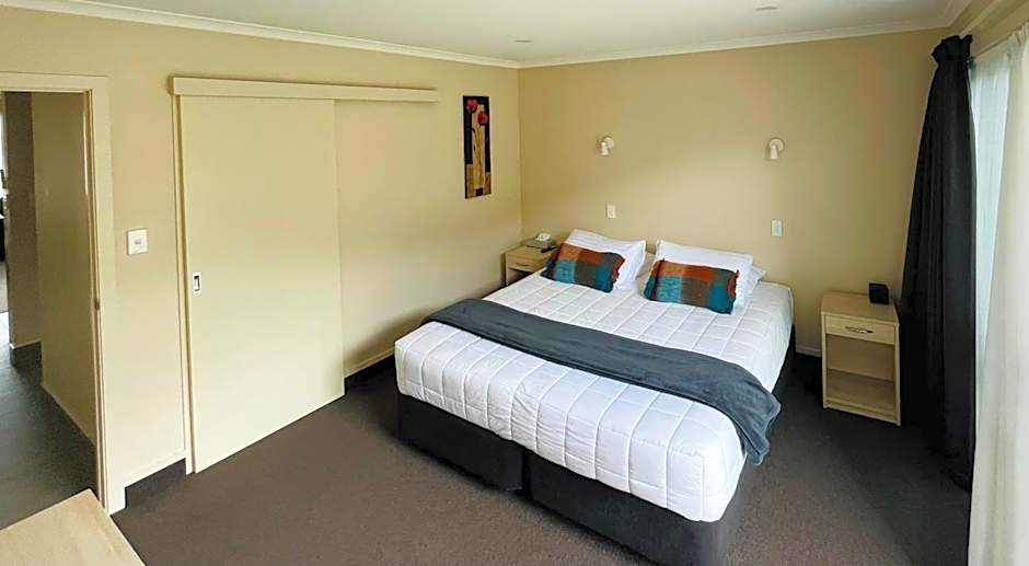 Kauri Court Motel and Apartments