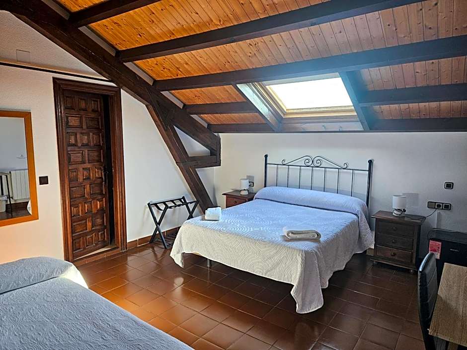 Photo 1 of 4 of Triple Room