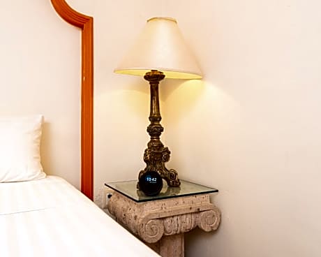 Deluxe King Suite
