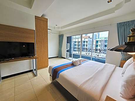 Superior Double Room with Balcony