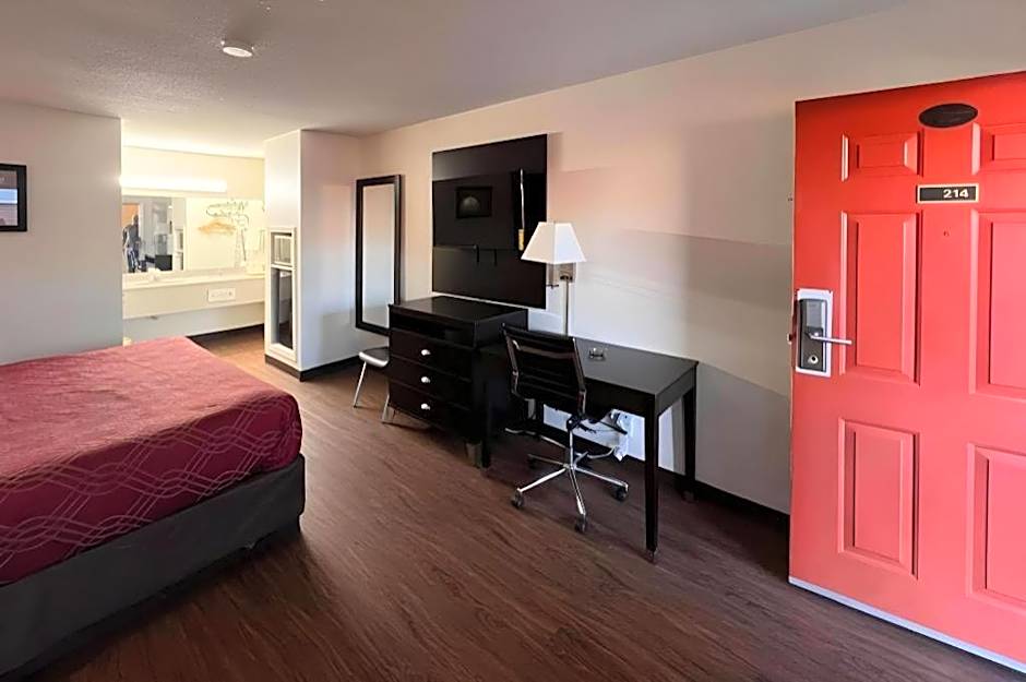 Econo Lodge Inn & Suites I-20, Exit 73