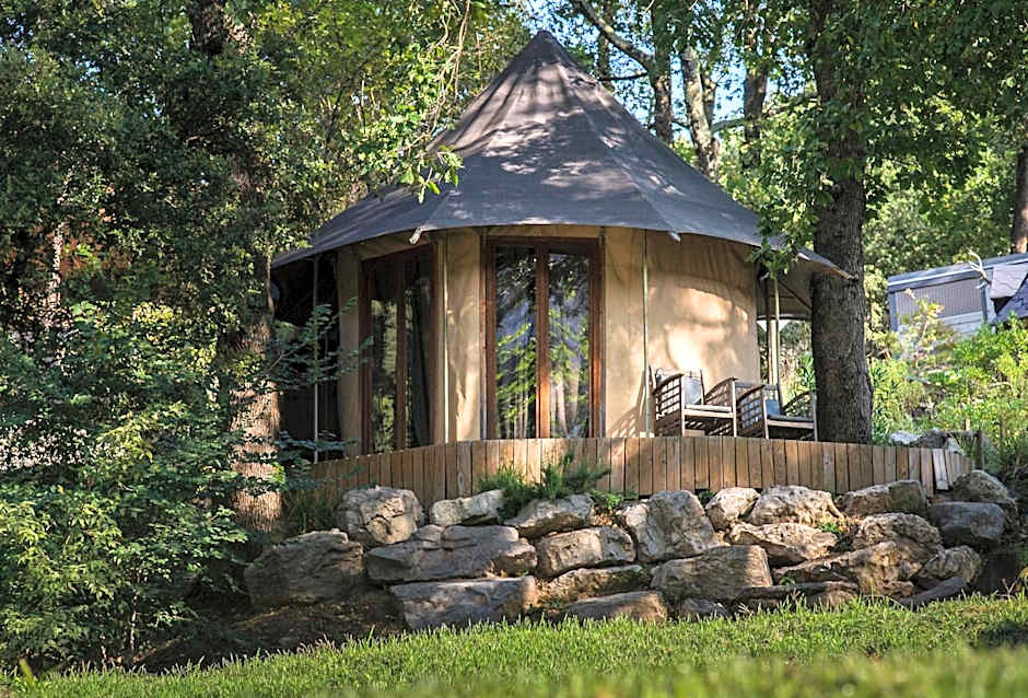 Prehistoric Lodge - Adult Only