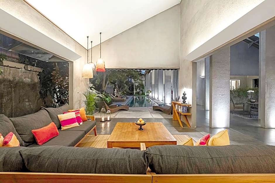 Mayaloka Villas Seminyak 