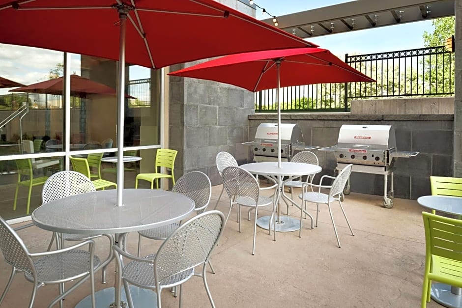 Home2 Suites by Hilton Minneapolis / Roseville, MN