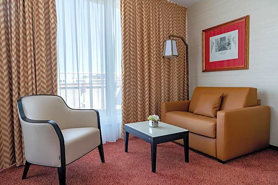 Nash Suites Airport Hotel