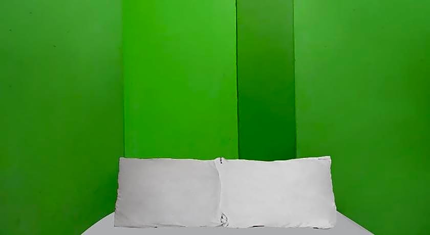 Hotel O Penginapan Pak DheNearMall Nagoya Hill