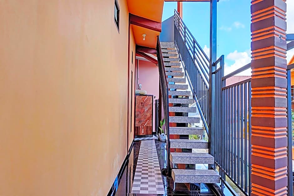 OYO Life 92353 Purnama Syariah Guest House