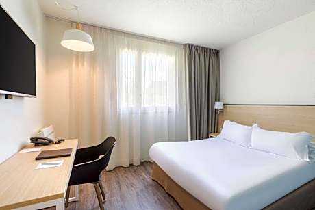 Comfort Queen Room - Non-Smoking