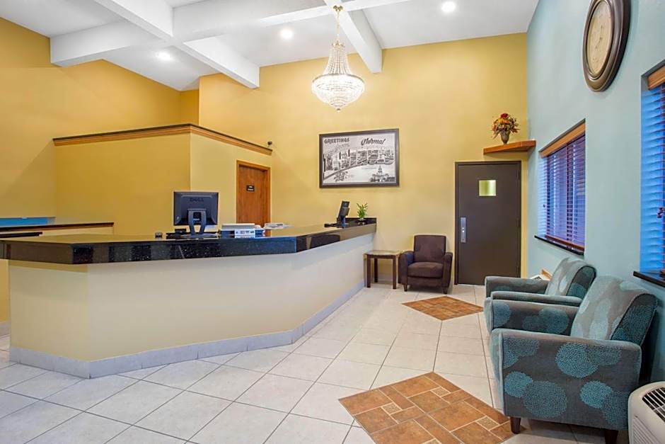 Super 8 by Wyndham Normal Bloomington