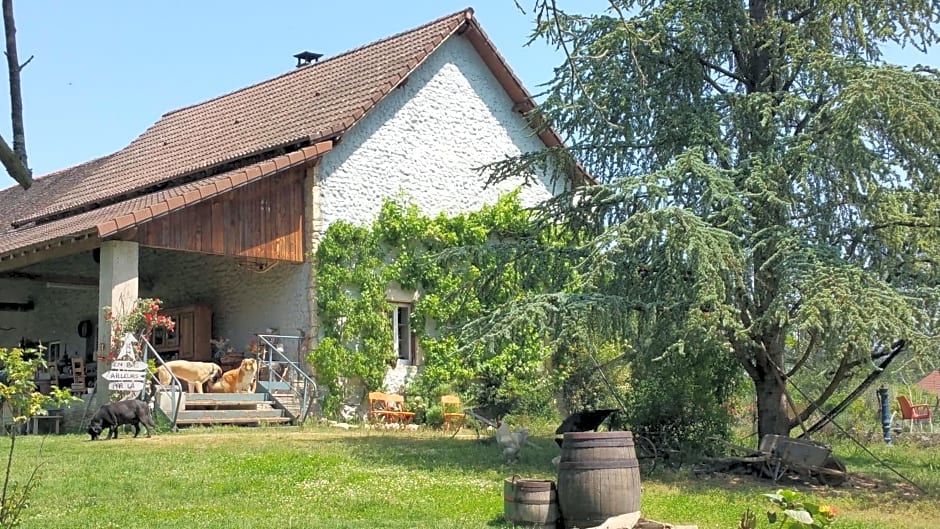 BASSE-COUR DE MONTIN au 256 chemin de la rocaille à 38510 VEZERONCE CURTIN