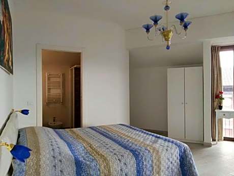 Triple Room with Private Bathroom