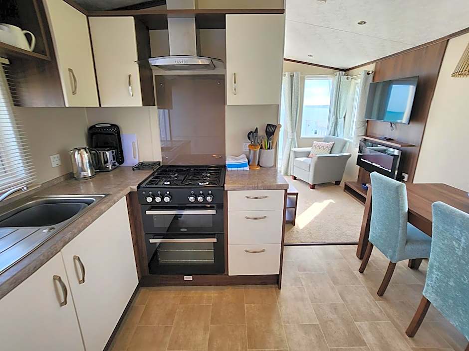 Pemberton Avon pitch 30 Creek Caravan Park dog friendly