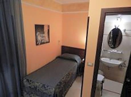 Classic Single Room with Shower