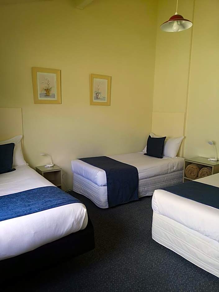 Captains Quarters Motor Inn