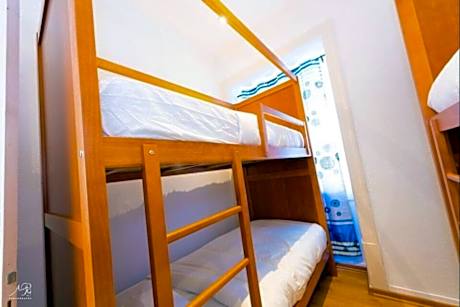 Bunk Bed in Mixed Dormitory Room