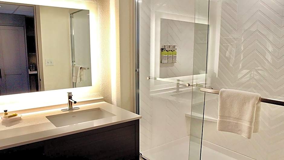 Holiday Inn Hotel & Suites Overland Park-Convention Center By IHG