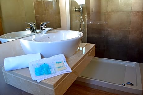 Double/Twin Ocean Front