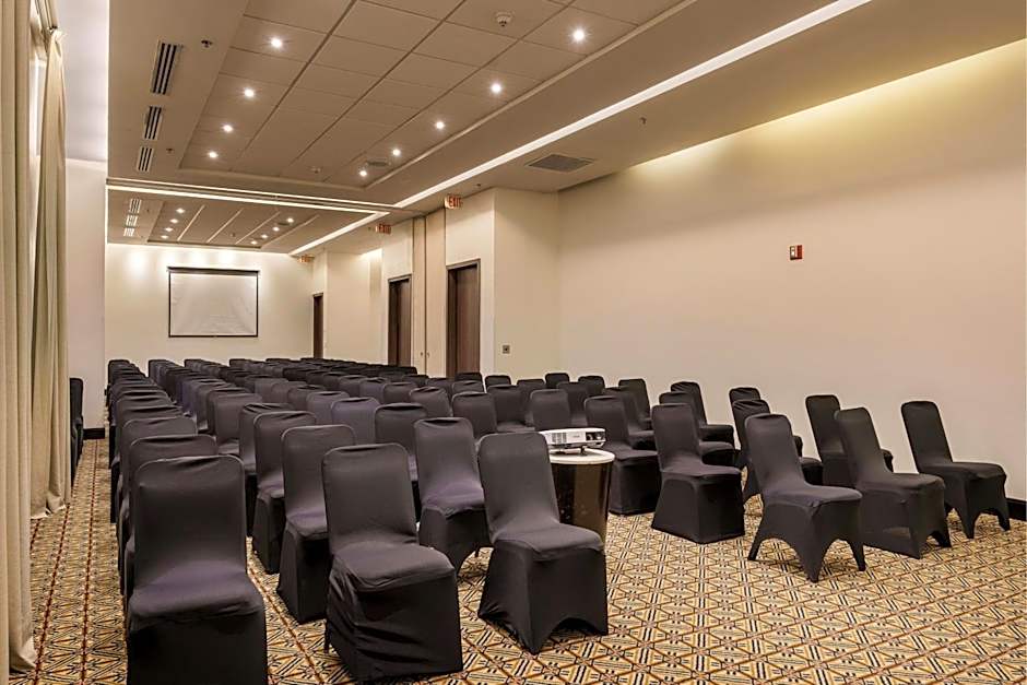 Courtyard by Marriott Panama Metromall