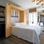 Palm Beach Historic Hotel with Juliette Balconies! 2 blocks from beach!