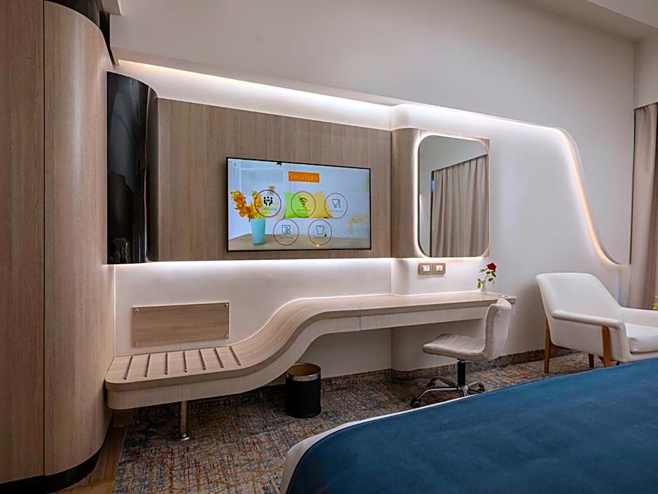 Crowne Plaza Alexandria Mirage by IHG