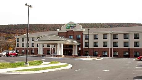 Holiday Inn Express & Suites La Vale/Cumberland By IHG