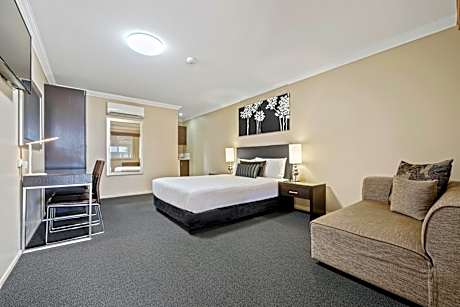 Executive Queen Room