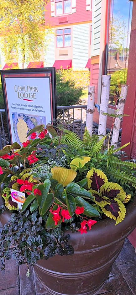 Canal Park Lodge