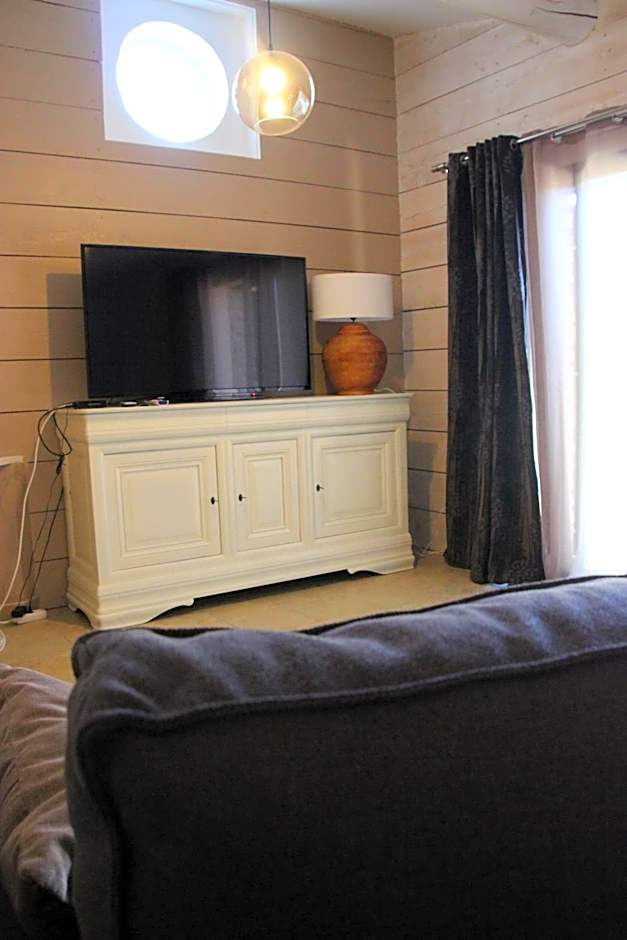 Le Hameau Fleur de Pierres , Chambre , Gite et Table d'Hôtes