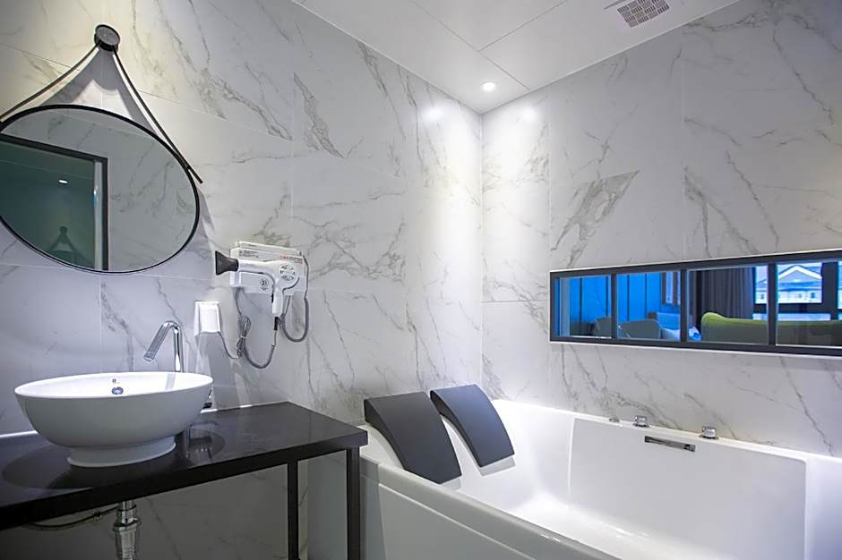 Brown Dot Hotel Gyeongju