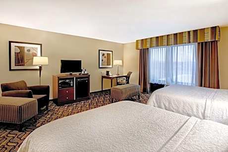 Queen Room with Two Queen Beds (4 Adults)