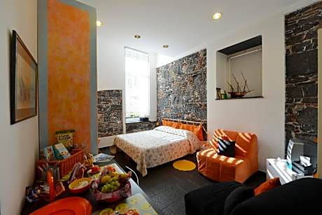 Triple Room - Vico Cimella 6R