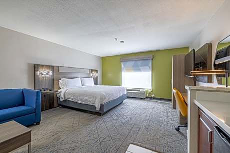 One-Bedroom King Room with Mobility Accessible Tub - Non-Smoking