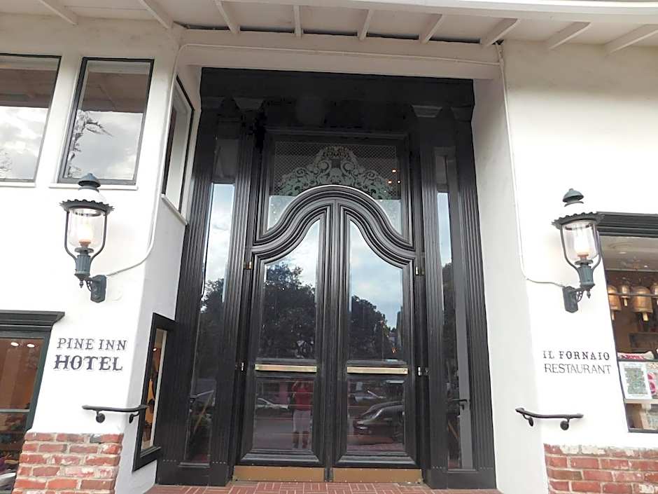 Pine Inn - Carmel