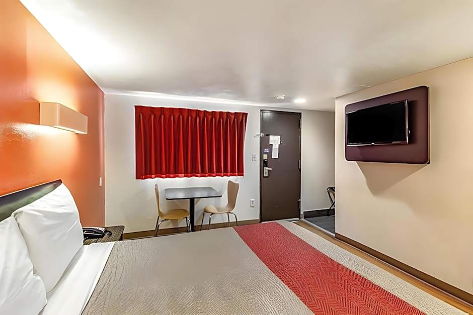 Motel 6 Elizabeth NJ Newark Liberty Intl Airport